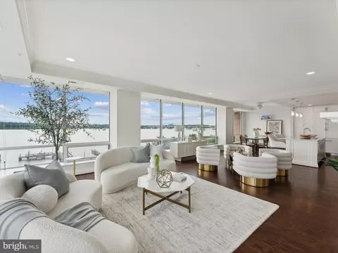 225 Strand St #501, Alexandria, VA 22314