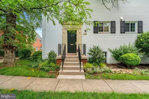 1722 Preston Rd, Alexandria, VA 22302