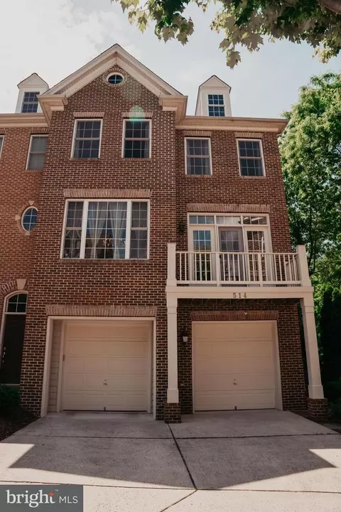 514 Triadelphia Way, Alexandria, VA 22312