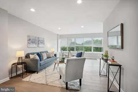 5340 Holmes Run Pkwy #312, Alexandria, VA 22304