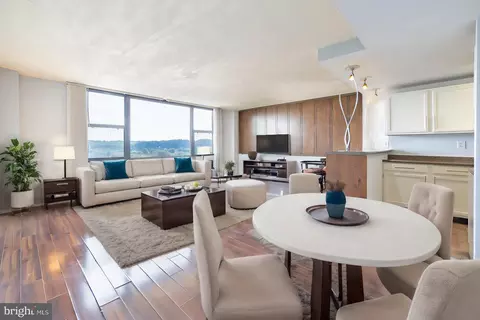 4600 Duke St #1211, Alexandria, VA 22304