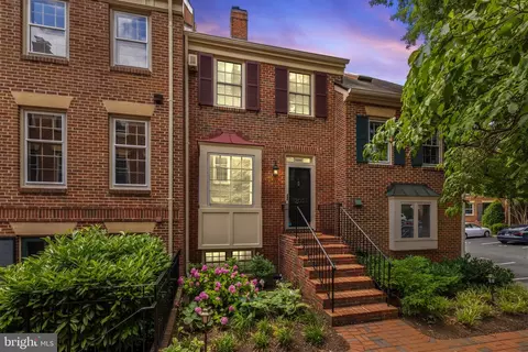 1205 Michigan Ct, Alexandria, VA 22314