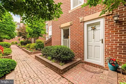 152 N Union St, Alexandria, VA 22314