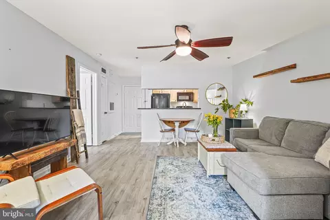 3313 Wyndham Cir #1212, Alexandria, VA 22302