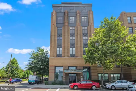 525 N Fayette St #213, Alexandria, VA 22314