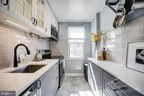 9 Auburn Ct #C, Alexandria, VA 22305
