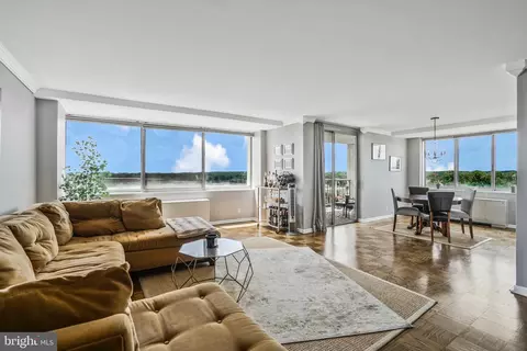301 N Beauregard St #806, Alexandria, VA 22312