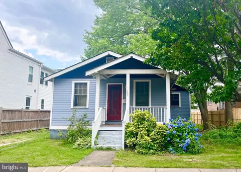 103 E Oxford Ave, Alexandria, VA 22301