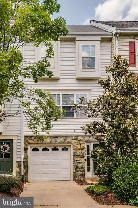 3807 Watkins Mill Dr, Alexandria, VA 22304