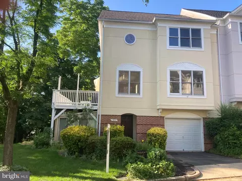 3819 White Post Ct, Alexandria, VA 22304
