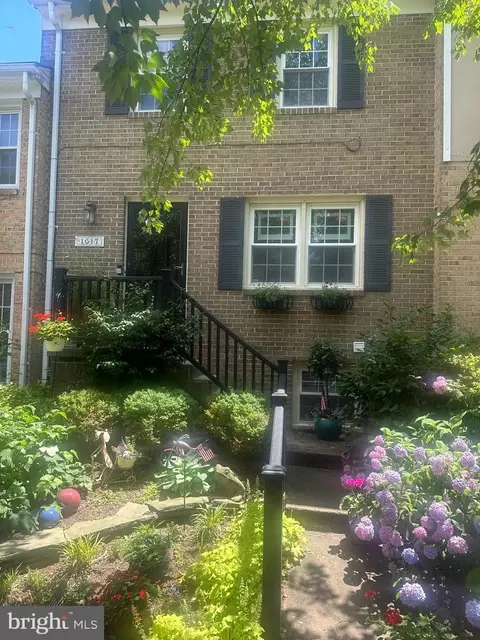 1617 Hancock Ave, Alexandria, VA 22301