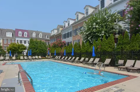 1404 Roundhouse Ln #303, Alexandria, VA 22314