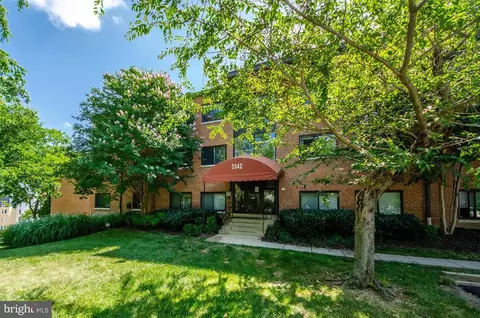 3342 S 28th St #101, Alexandria, VA 22302
