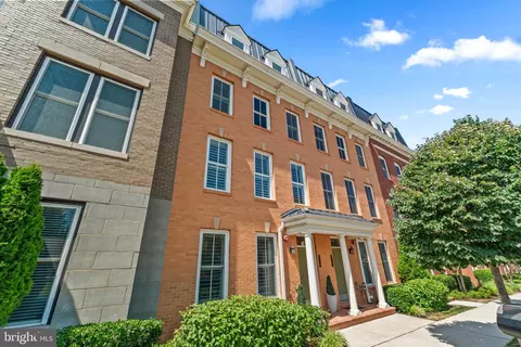 714 Bluemont Ave, Alexandria, VA 22301
