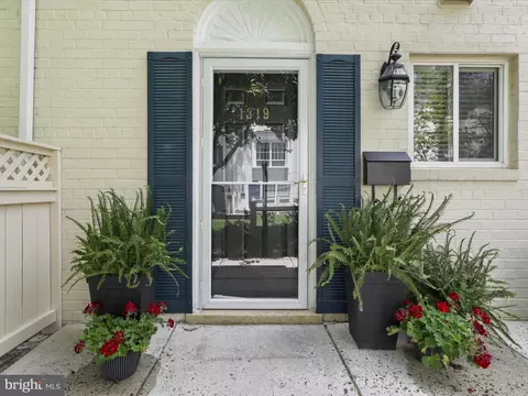 1319 N Van Dorn St, Alexandria, VA 22304