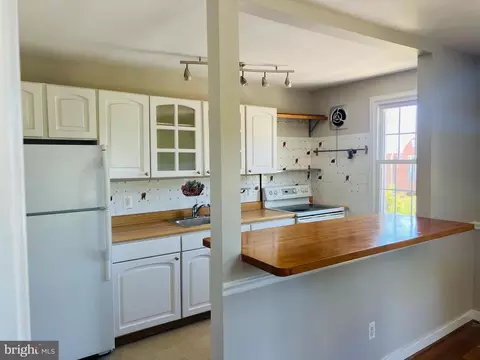 207 E Glebe Rd #C, Alexandria, VA 22305