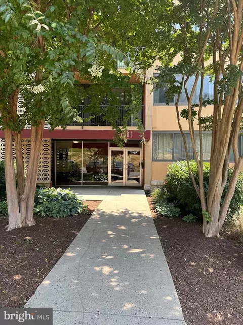 8 S Van Dorn St #503, Alexandria, VA 22304