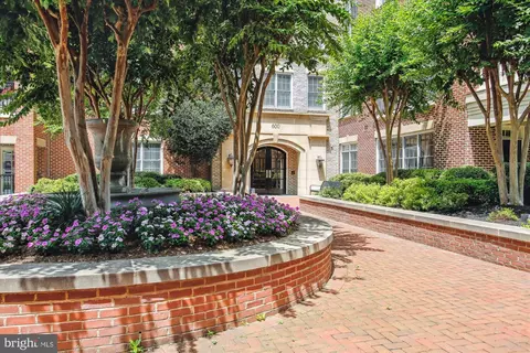 600 Second St #104, Alexandria, VA 22314