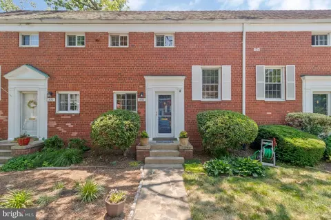 1632 Ripon Pl, Alexandria, VA 22302