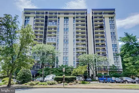 5300 Holmes Run Pkwy #1004, Alexandria, VA 22304