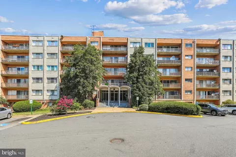 5851 Quantrell Ave #508, Alexandria, VA 22312