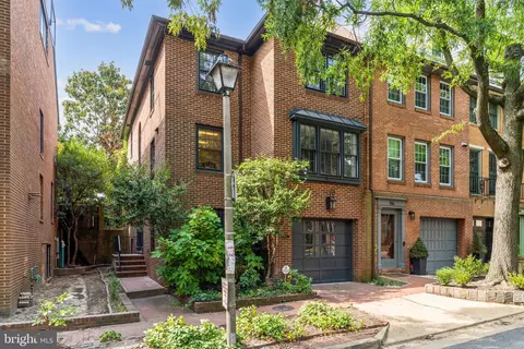 114 Princess St, Alexandria, VA 22314