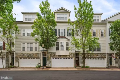 5064 Kilburn St, Alexandria, VA 22304