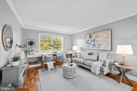1704 W Abingdon Dr #301, Alexandria, VA 22314
