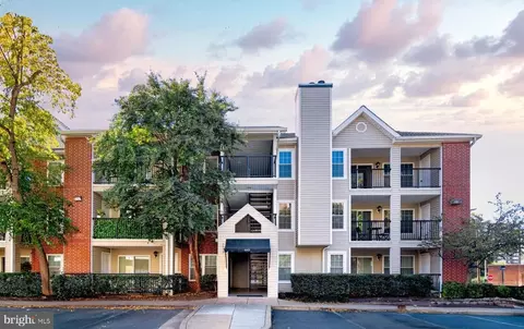 3312 Wyndham Cir #301, Alexandria, VA 22302