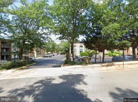 517 N Armistead St #T1, Alexandria, VA 22312