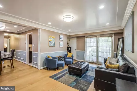 424 N Armistead St #104, Alexandria, VA 22312