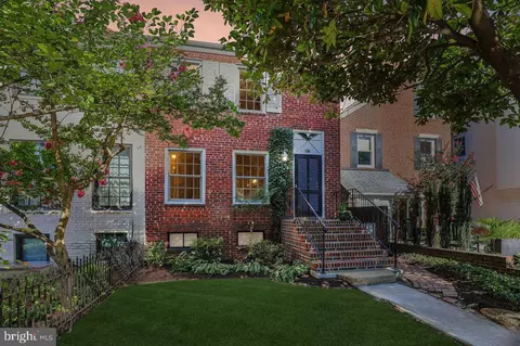 617 S Royal St, Alexandria, VA 22314