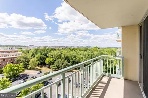 501 Slaters Ln #816, Alexandria, VA 22314