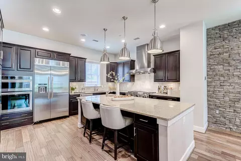 610 E Custis Ave, Alexandria, VA 22301
