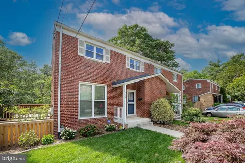 38 E Taylor Run Pkwy, Alexandria, VA 22314