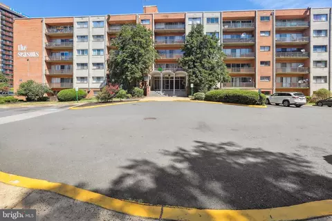 5851 Quantrell Ave #202, Alexandria, VA 22312