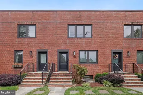 430 N Henry St #A, Alexandria, VA 22314