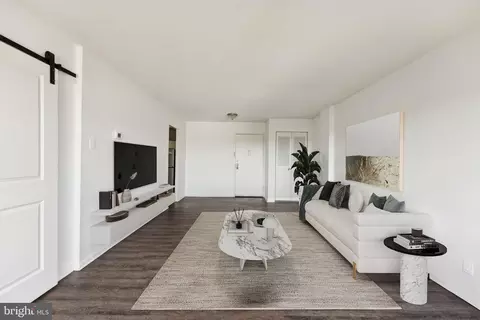 5340 Holmes Run Pkwy #1412, Alexandria, VA 22304