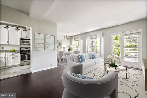 3580 Martha Custis Dr, Alexandria, VA 22302