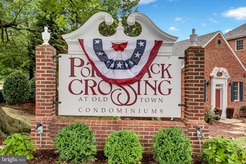 1714 W Abingdon Dr #201, Alexandria, VA 22314