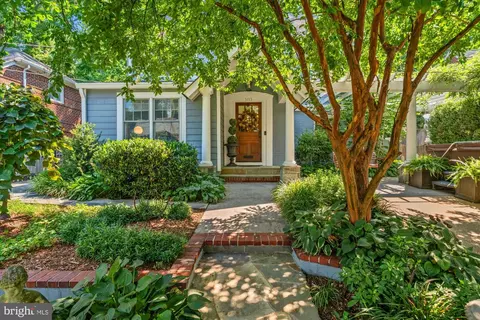 3113 Russell Rd, Alexandria, VA 22305