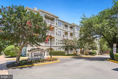 4561 Strutfield Ln #3311, Alexandria, VA 22311
