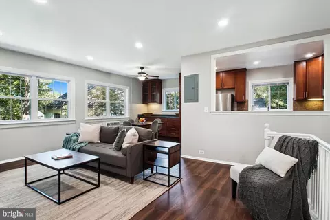 3514 Martha Custis Dr, Alexandria, VA 22302