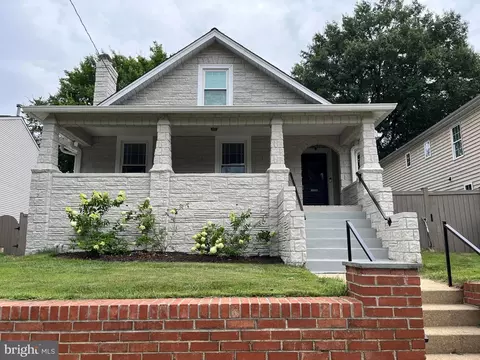 110 E Glebe Rd, Alexandria, VA 22305