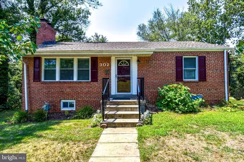 302 Moncure Dr, Alexandria, VA 22314