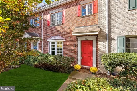 702 Mount Vernon Ave, Alexandria, VA 22301