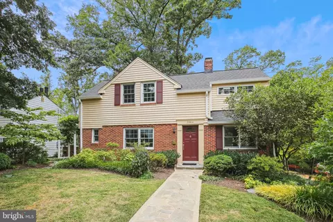 3304 Circle Hill Rd, Alexandria, VA 22305