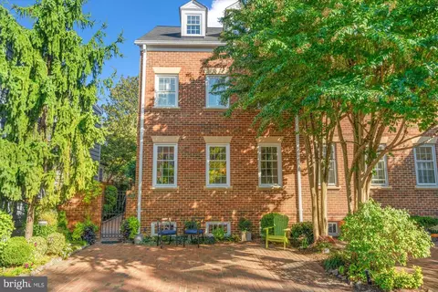 418 S Royal St, Alexandria, VA 22314