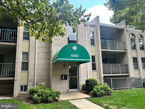 5203 Duke St #102, Alexandria, VA 22304
