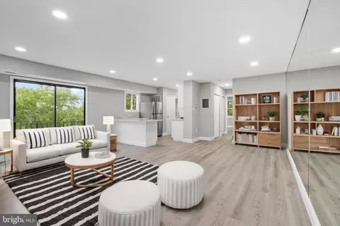 438 N Armistead St #303, Alexandria, VA 22312